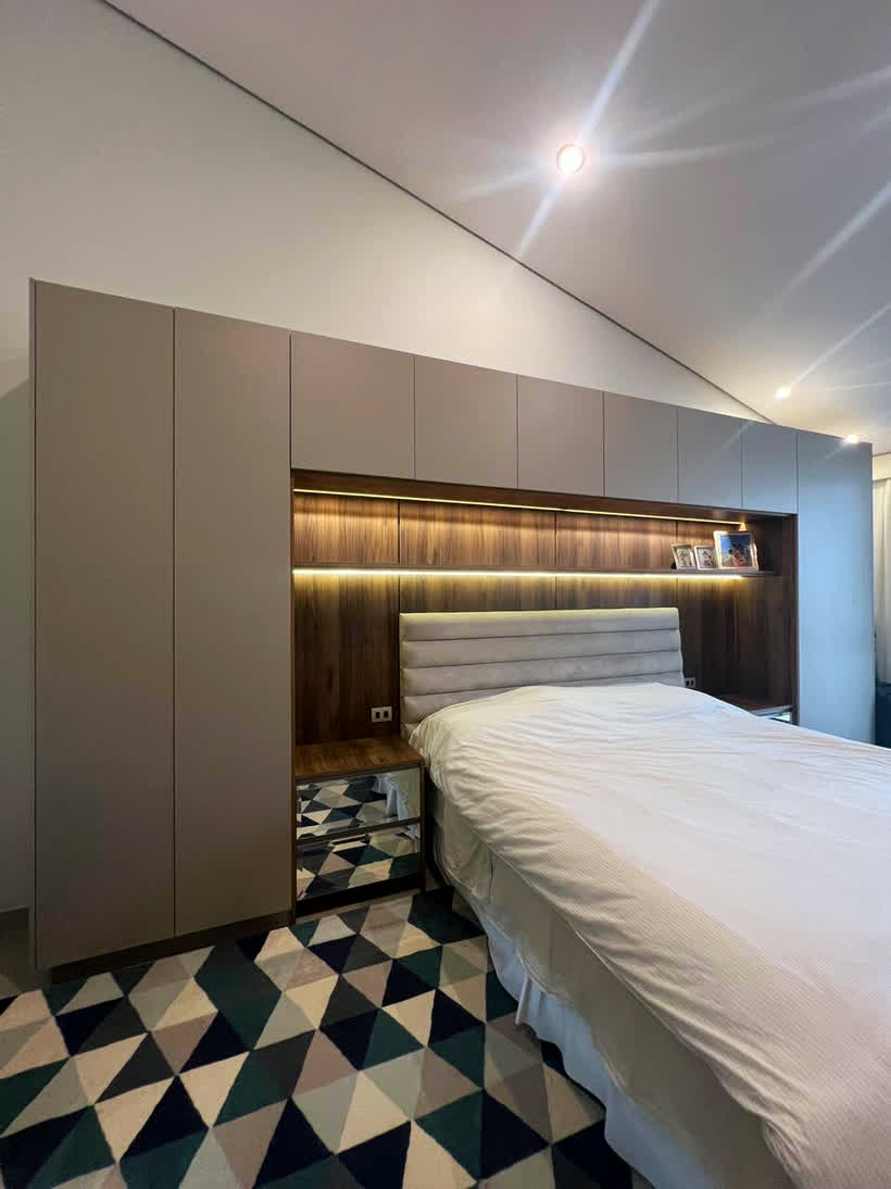Dormitorio con placard y respaldo